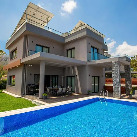 فيلة Maestral Mansion